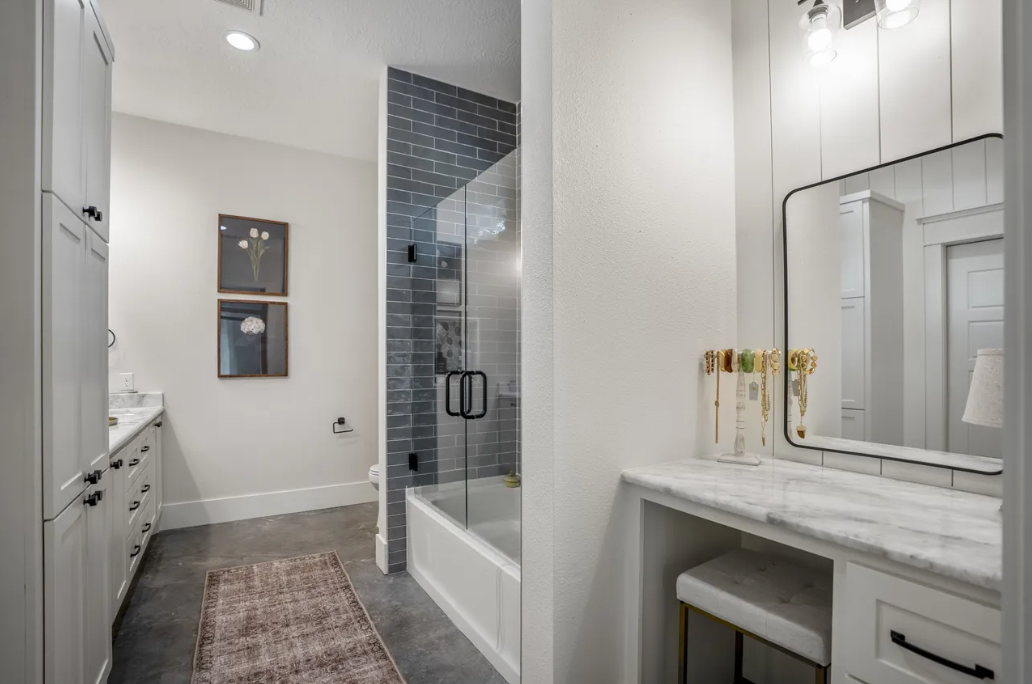 Primary bath